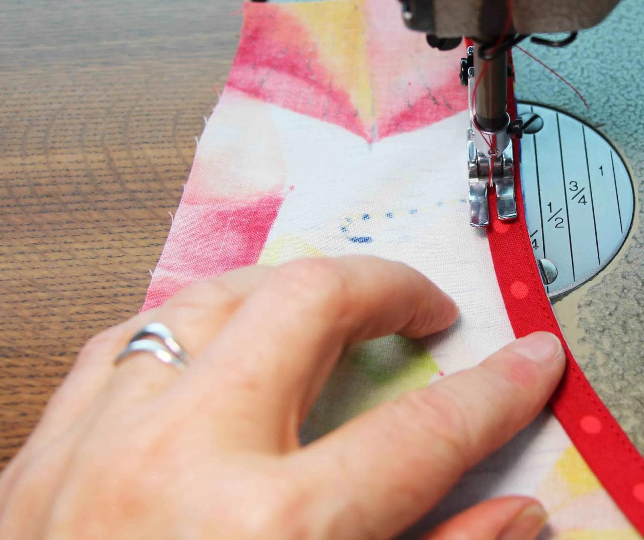 1 Puddle Lane: Sewing on Binding - Part 1