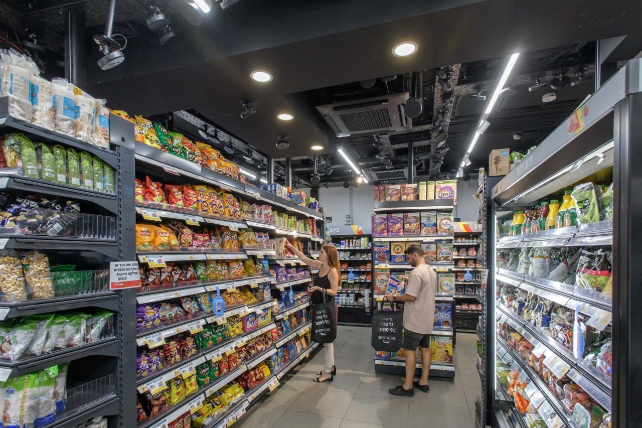 Shufersal opens Israel's first shop-and-go grocery store in Tel Aviv ...