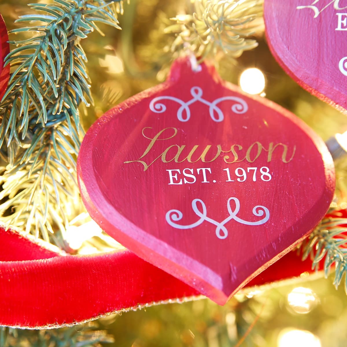 DIY Personalized Christmas Ornaments | Abby Organizes DIY Personalized Christmas Ornaments | Abby Organizes